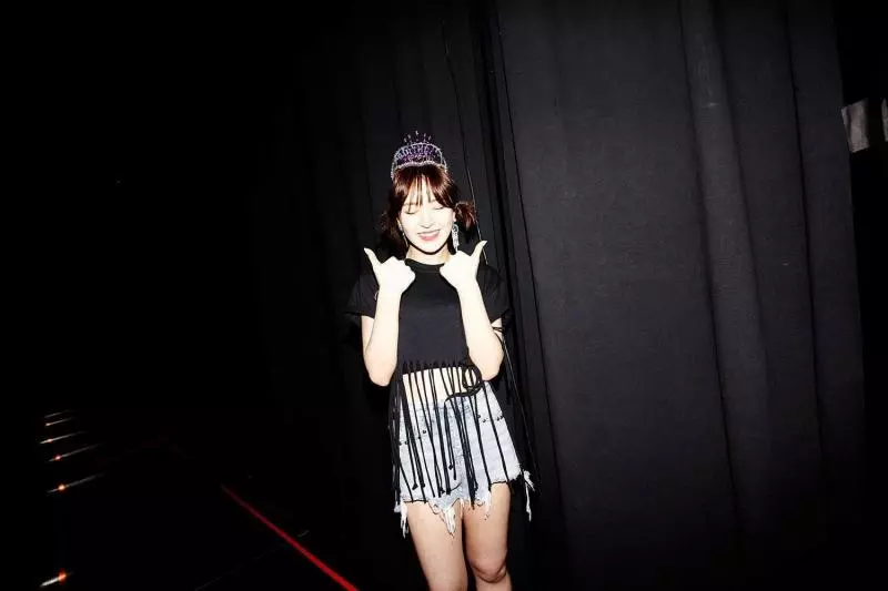 [Red Velvet][新聞]190301 RedVelvet在加拿大度過的WENDY的生日派對