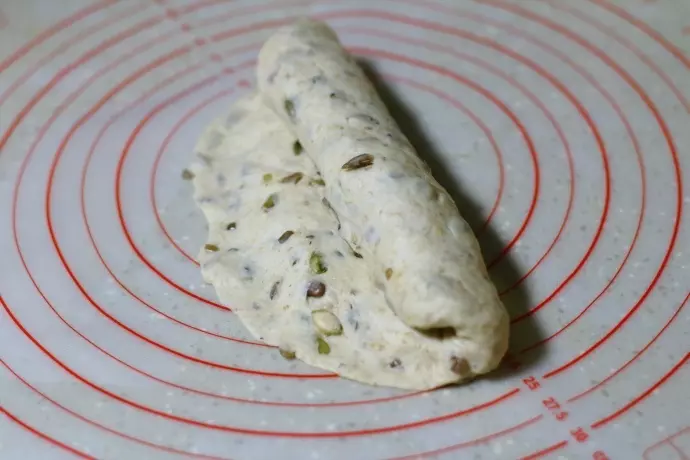 巧用燕麥片,做健康美味的堅果麵包,有它孩子一周的早餐都不用愁