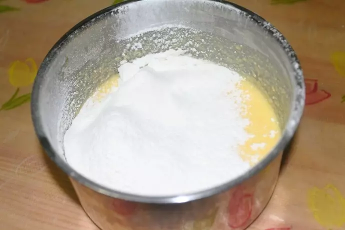 1瓶酸奶,4個雞蛋,教你做像奶酪一樣絲滑的酸奶蛋糕,入口即化