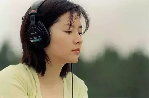 直擊林青霞40年前罕見舊照!「20歲完美神顏」至今無人能及 網友讚嘆:50年一見美人