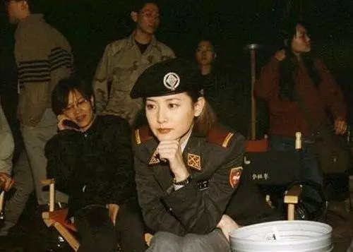 直擊林青霞40年前罕見舊照!「20歲完美神顏」至今無人能及 網友讚嘆:50年一見美人