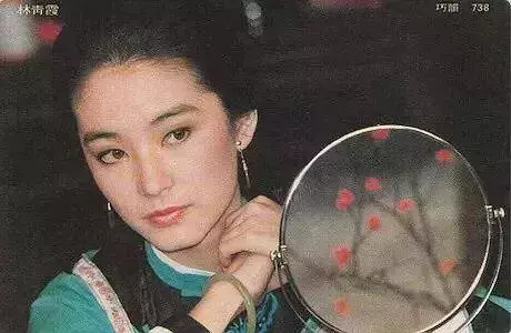直擊林青霞40年前罕見舊照!「20歲完美神顏」至今無人能及 網友讚嘆:50年一見美人