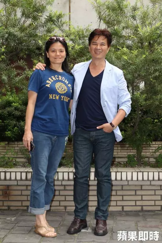 演藝圈模範好男人!李興文夫妻恩愛30年 買房實現「10年承諾」謝老婆 向過去喊話:你娶對人了