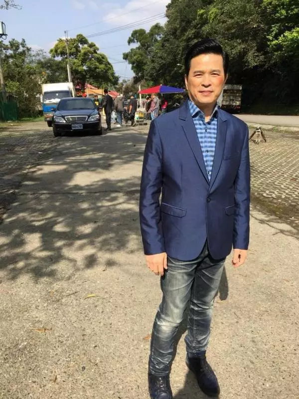 演藝圈模範好男人!李興文夫妻恩愛30年 買房實現「10年承諾」謝老婆 向過去喊話:你娶對人了