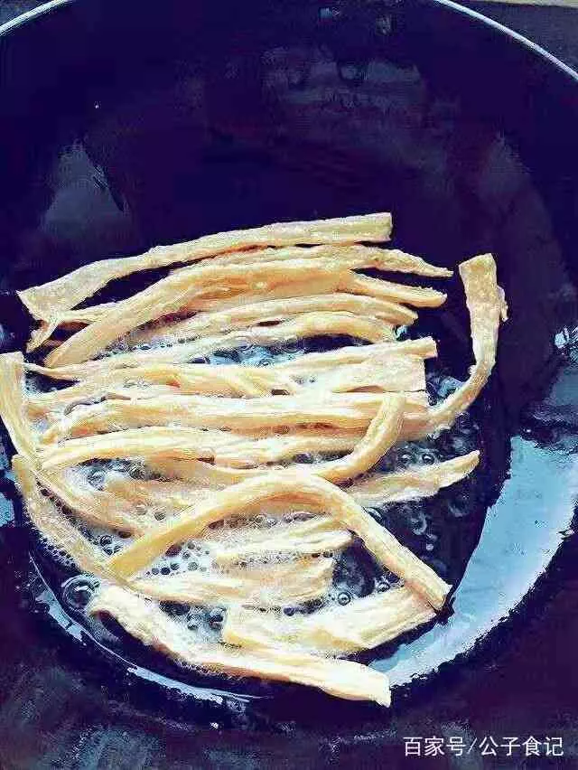 辣條不要出去買,自己在家做,0添加0失敗,麻辣鮮香,好吃又解饞