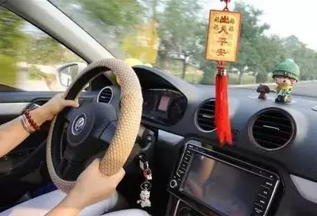 命理大師說:這5種人,命中註定不適合開車,為了自己的安全和家人的幸福,一定要注意
