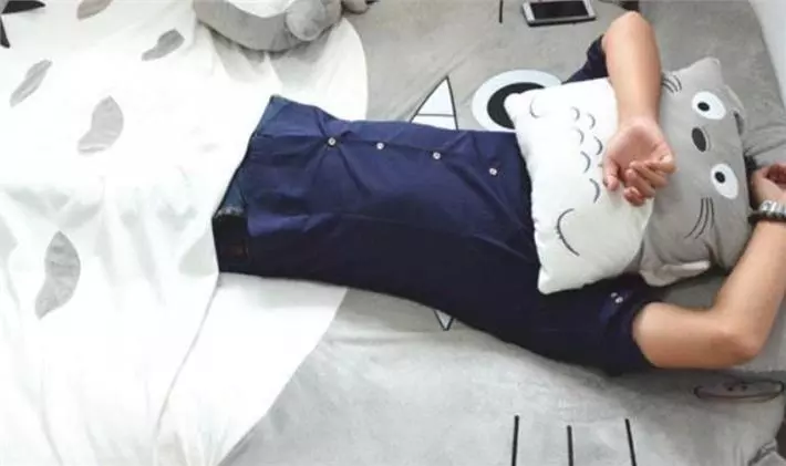 睡覺時經常腿抽筋?千萬小心了,血脂已經彪高了,教你3招,快速降血脂