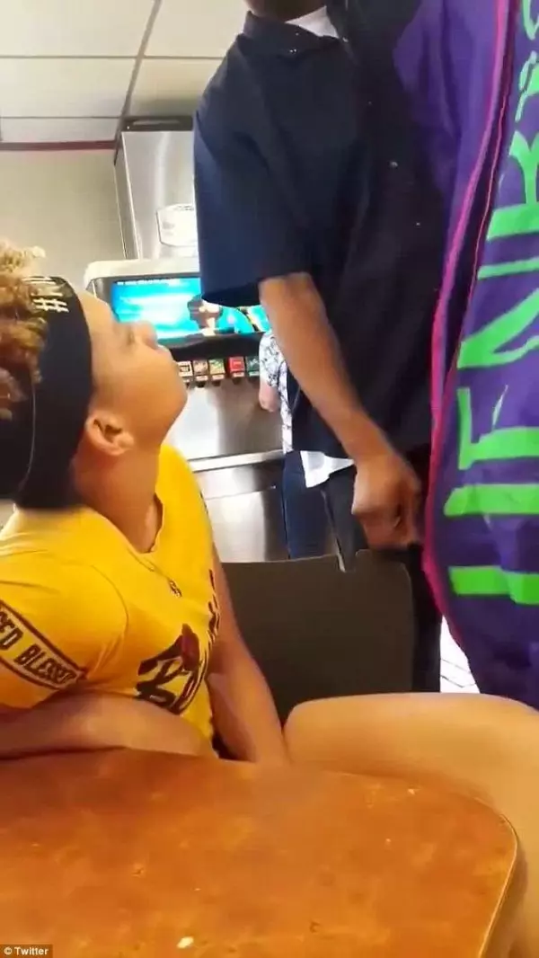 貧窮的爸爸打三份工,只為了給女兒一個驚喜!讓她看完感動痛哭!