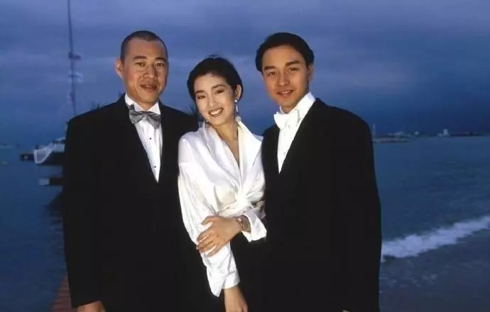 張國榮去世16年,師哥張豐毅終於說出當年自殺的秘密,不是同性戀?哥哥被冤枉40年!