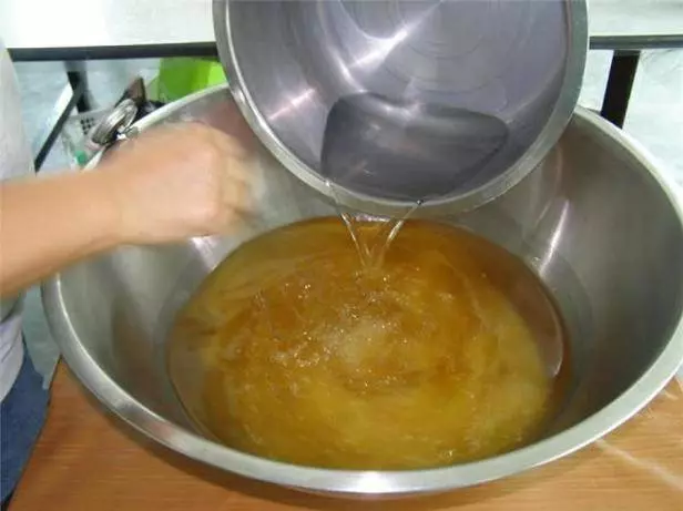 大馬網友:家裡用過的食用油不要扔,可以1KG RM1.20的價格賣給回收中心!