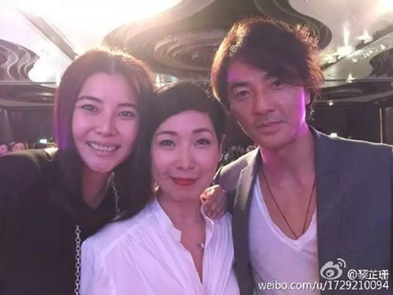 舊愛和老婆合照 鄭伊健不尷尬