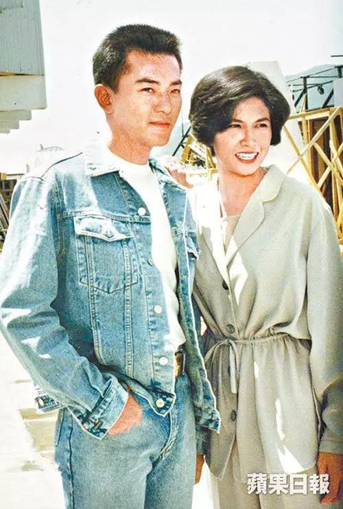舊愛和老婆合照 鄭伊健不尷尬