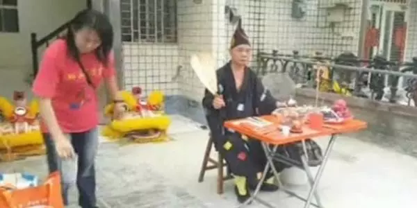 「五子命案凶宅」多年來靈異頻傳,新屋主被「神明託夢」入住...卻在直播時驚現「詭異畫面」!