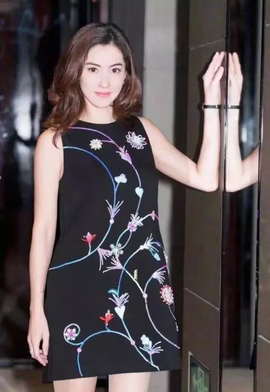 張柏芝才剛出月子,王菲發文暗指李亞鵬,李嫣忍無可忍終發聲