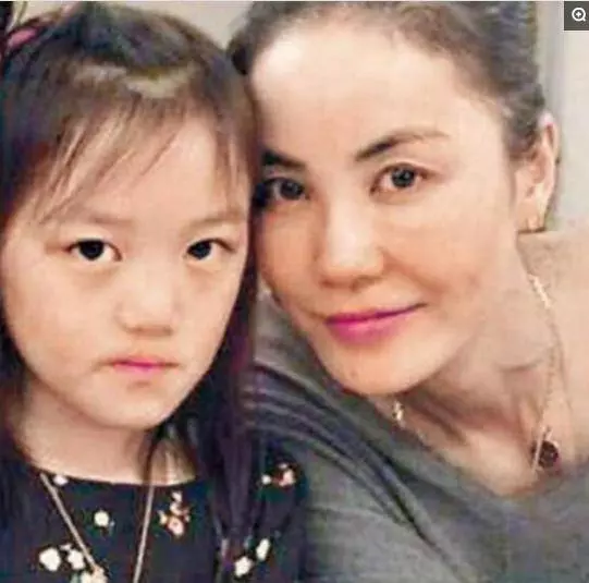 張柏芝才剛出月子,王菲發文暗指李亞鵬,李嫣忍無可忍終發聲