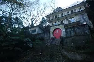 碧潭鬼屋50年「太白樓」遭拆除!品估人員:「屋內景象」真的太可思議了...