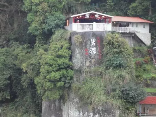 碧潭鬼屋50年「太白樓」遭拆除!品估人員:「屋內景象」真的太可思議了...