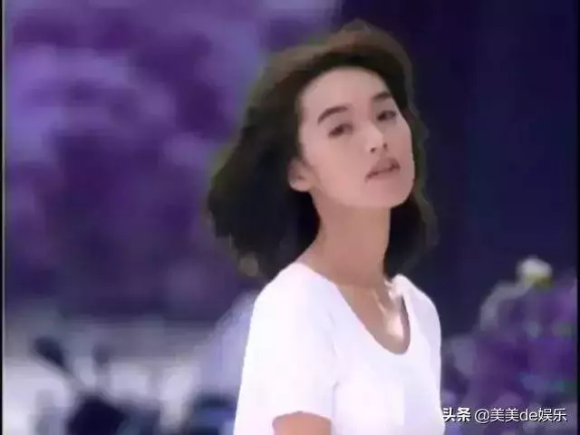 她陪富商睡,一連被爆4個男友,原來都是假清純