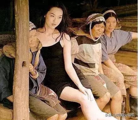 她陪富商睡,一連被爆4個男友,原來都是假清純