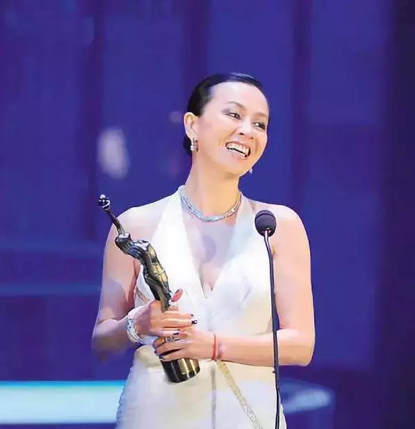 劉嘉玲談婚後10年:不是每個女人,都能熬到梁朝偉,「六個字」超過一切愛情秘笈