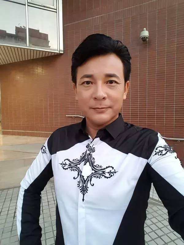 本土劇男星「照顧臥床7年老母親」拒絕送療養院!身教影響2女兒:有孝才有順
