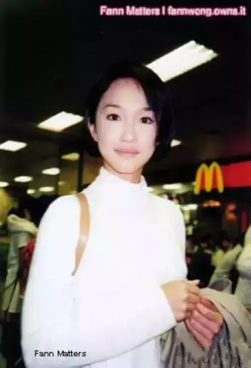 新加坡「國寶女星」范文芳初戀被劈腿,今終遇良人惜,48歲「凍齡童顏」張智霖都自愧不如!
