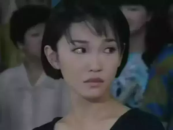 新加坡「國寶女星」范文芳初戀被劈腿,今終遇良人惜,48歲「凍齡童顏」張智霖都自愧不如!