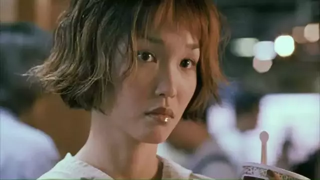 新加坡「國寶女星」范文芳初戀被劈腿,今終遇良人惜,48歲「凍齡童顏」張智霖都自愧不如!