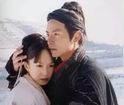 新加坡「國寶女星」范文芳初戀被劈腿,今終遇良人惜,48歲「凍齡童顏」張智霖都自愧不如!