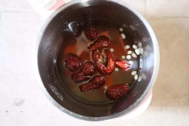 早餐「豆漿」要這樣喝,白髮黑了,掉髮少了,人也更加精神了!