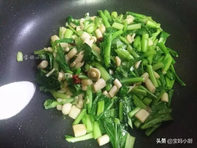 春天了,此菜別錯過,強健身體不鬧病,減肥能美容,女人要吃