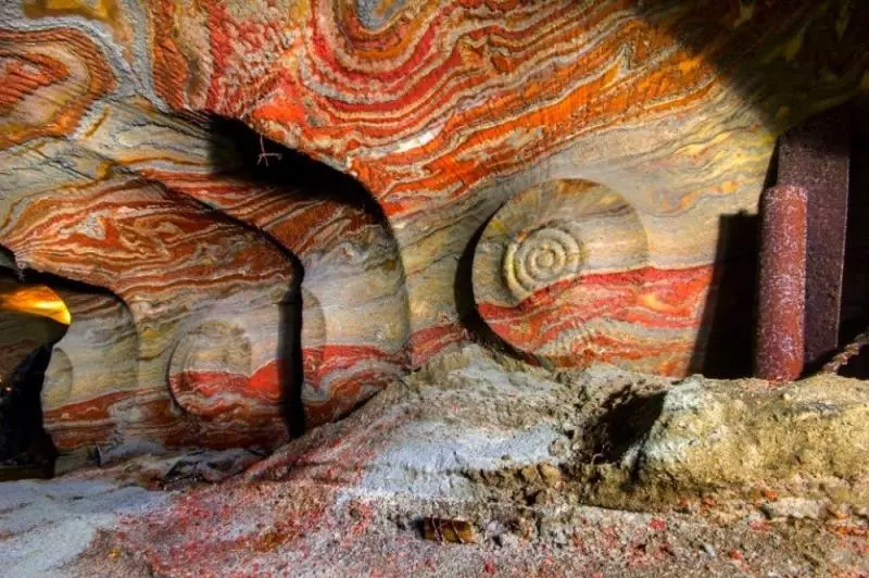 19張證明「最美風景都不在手機裡」的真實世界奇景 冰島極光出現過鳳凰