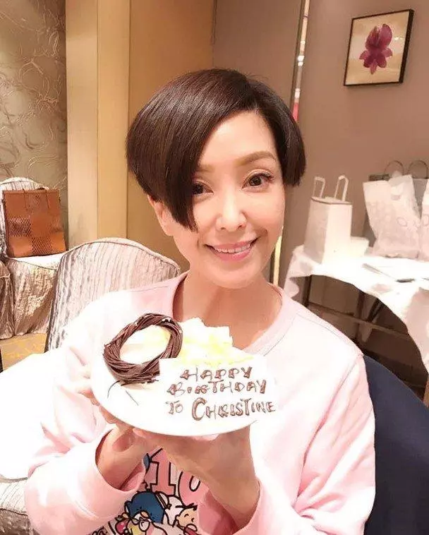 亞姐最上鏡小姐,曾合作周星馳,丈夫2次出軌,如今消瘦認不出!