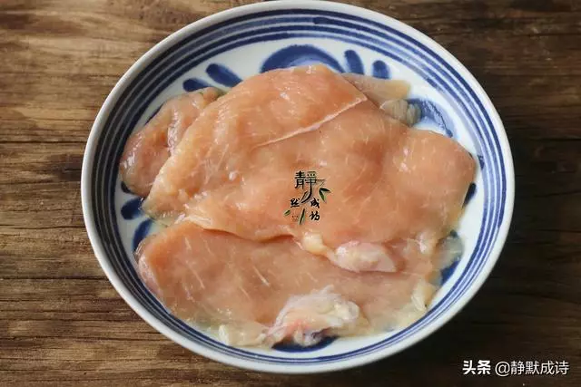比牛肉便宜,比豬肉好吃,做法簡單,香嫩多汁,春天吃最好