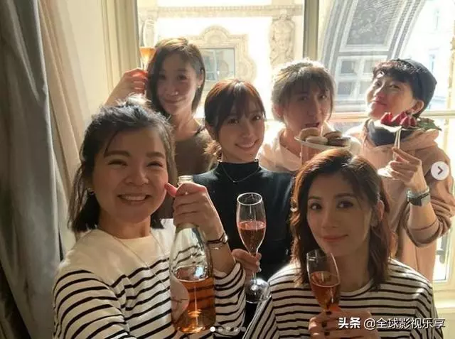 賈靜雯與空姐合拍惹爭議,45歲素顏無修圖曝光!網友:就這樣~~~
