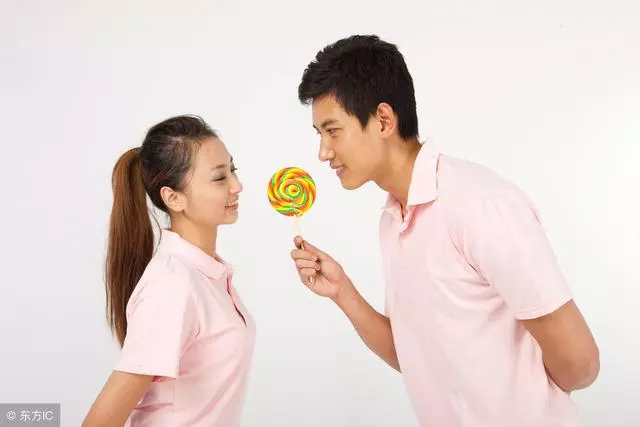 小姑子結婚我送五千,母親生病婆婆送來五萬,七年婚姻因此結束了