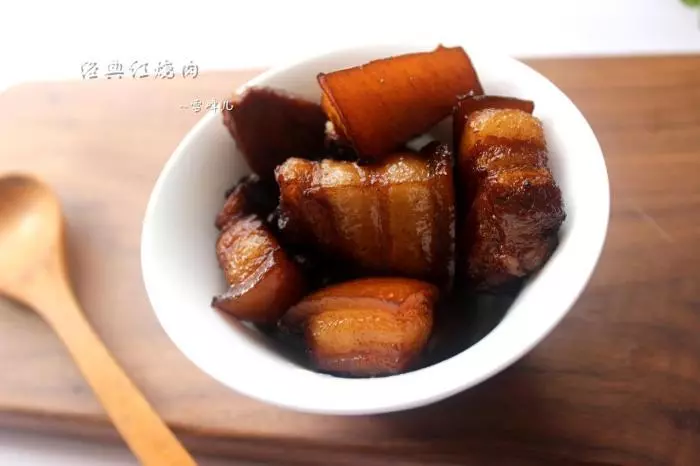 一個肥而不膩的紅燒肉做法, 不用炒糖不用炸超簡單