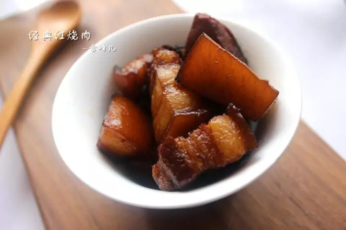 一個肥而不膩的紅燒肉做法, 不用炒糖不用炸超簡單