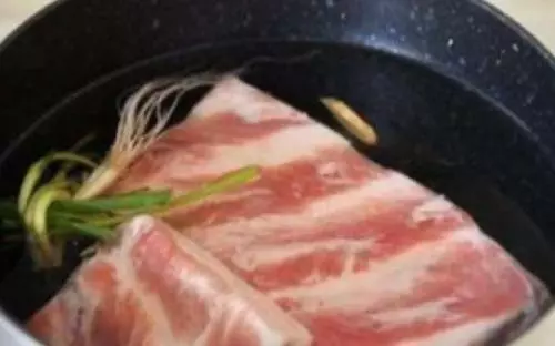 五花肉用這做法,比紅燒肉都還要香,老公隔幾天就叫我做,饞得慌