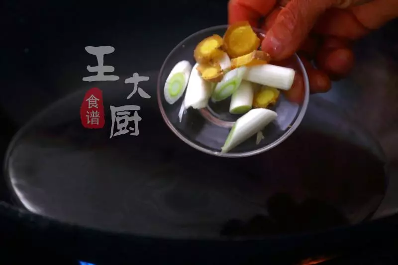 香辣嫩滑的川香藤椒雞,做法超級簡單,好吃到沒話說!