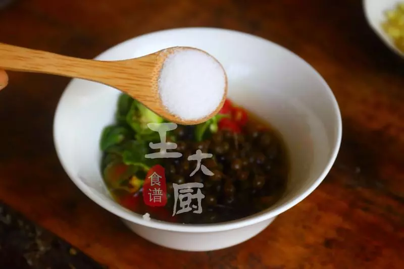 香辣嫩滑的川香藤椒雞,做法超級簡單,好吃到沒話說!
