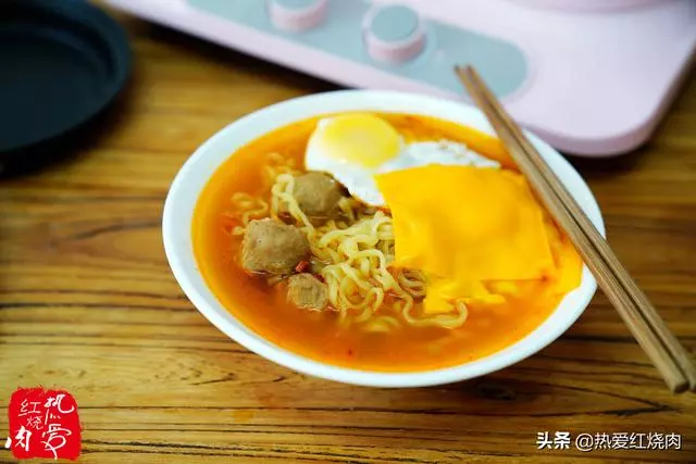 一提起泡麵就被吐槽不健康,其實泡麵也有健康的做法,還不試試看