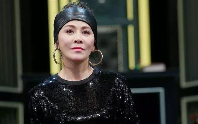 54歲劉嘉玲曬舒淇鍾鎮濤合影心情大好,豪宅內景引人關注