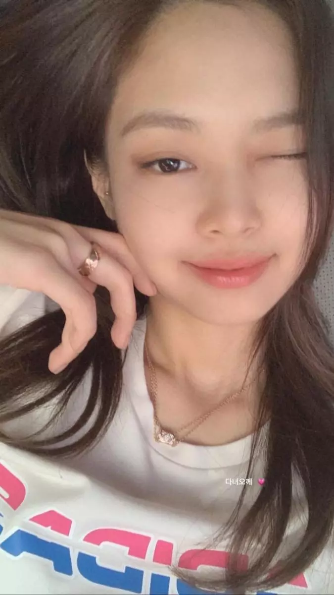 [BLACKPINK][新聞]190302 最新機場照新鮮來襲！四人四色讓機場變得BLING BLING的！