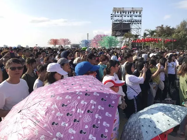 屏東燈會大白天滿滿是人 網友:還不是靠韓流