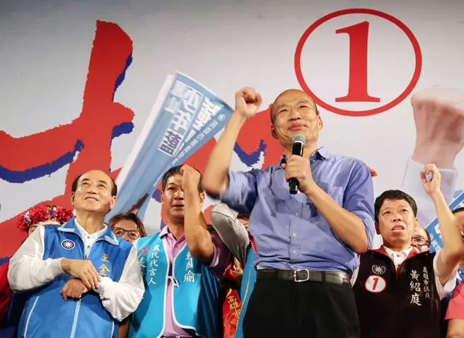 老公從挺其邁變愛看《中天》她問:你家也有這種人嗎?