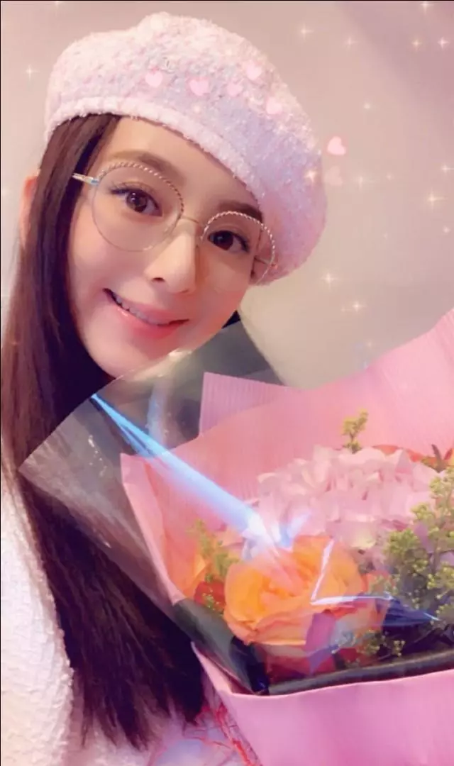 郭富城女兒正面照曝光,鼻樑高挺像混血,看來是繼承了方媛的美貌