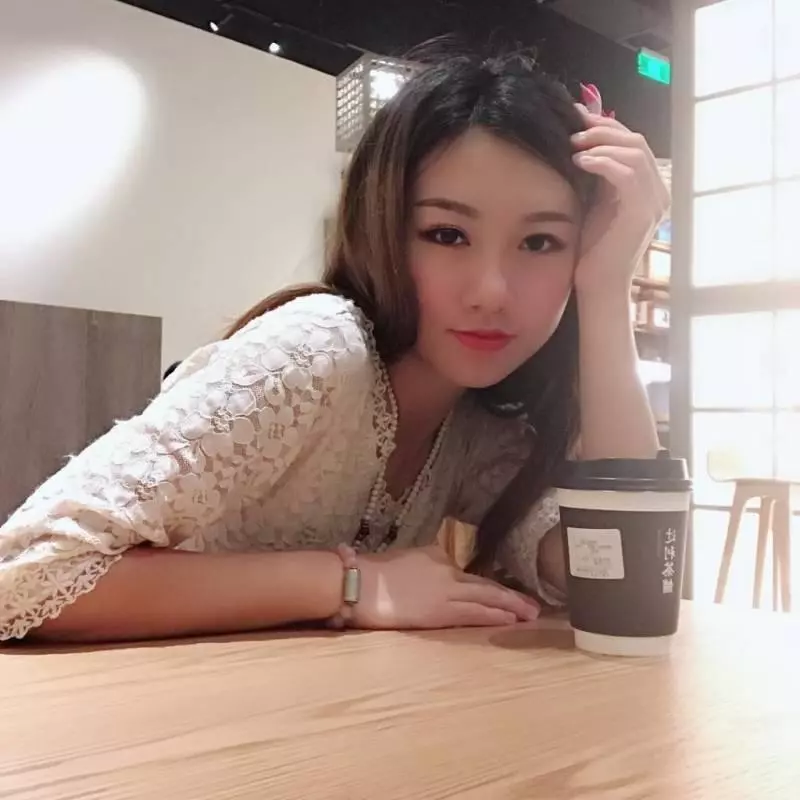 難抵金錢誘惑!25歲買5房子,靚模自爆曾經『 和老闆這樣』一夜賺10萬 ,現在很後悔…