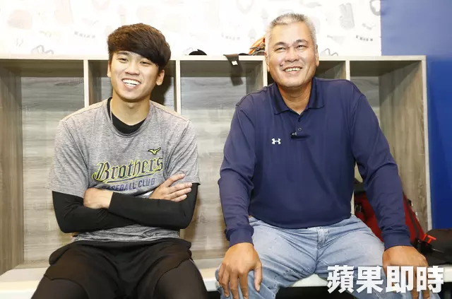 【蘋果人物】王光輝、王威晨父子的日常對話