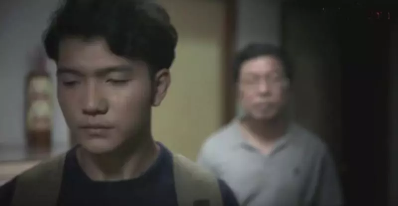 從小埋怨爸爸窮,兒子發奮圖強到國外求學...爸爸離世後才明白真相:「原來他是富有的人...」